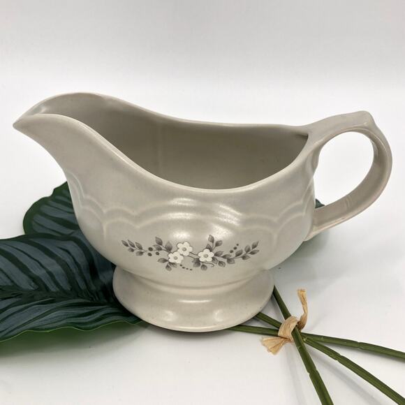 Vintage Pfaltzgraff Gray White No 436 Heirloom Pattern #15200 Gravy Boat Server - Picture 7 of 7